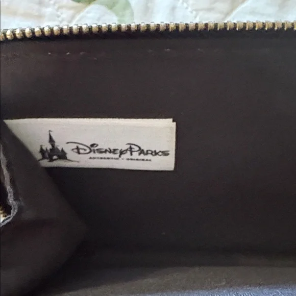 Disney Black and white Minnie Mouse Wristlet - Picture 2 of 6